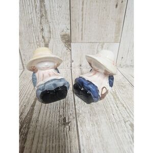 Vintage Pair of Salt & Pepper Shakers - Sitting Girls in‎ Sun Bonnet